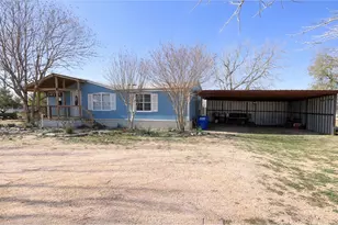 709 N 5th St, Jarrell, TX 76537 - Photo 2
