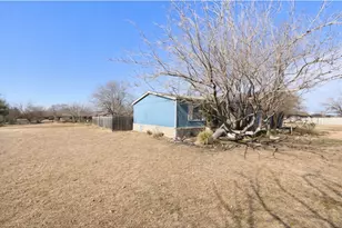 709 N 5th St, Jarrell, TX 76537 - Photo 4