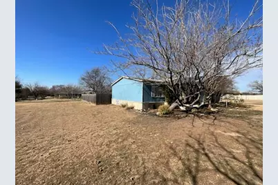 709 N 5th Street, Jarrell, TX 76537 - Photo 2