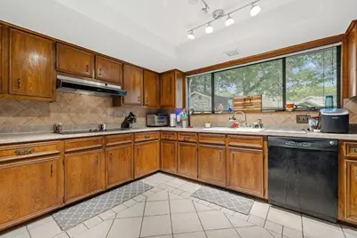 1303 Creekview Drive, Round Rock, TX 78681 - Photo 10