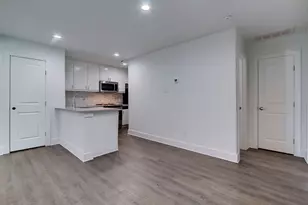 6910 Hart Ln, Austin, TX 78731 - Photo 8