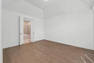 125 Three Oaks Ln, Georgetown, TX 78628 - Photo 6