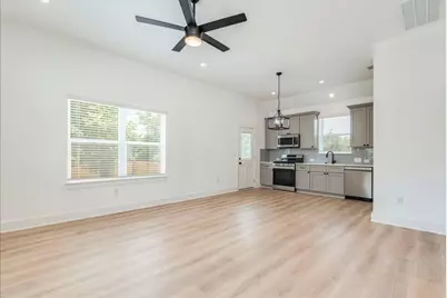 525 S Main Street, Kyle, TX 78640 - Photo 8