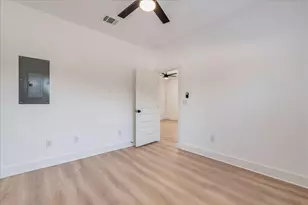 525 S Main St, Kyle, TX 78640 - Photo 14