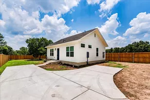 525 S Main St, Kyle, TX 78640 - Photo 26