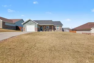 1135 Limestone Dr, Lampasas, TX 76550 - Photo 4