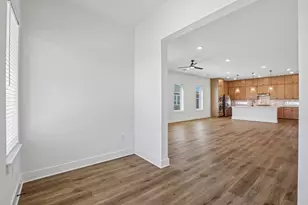 7501 Boyd Hvn Dr, Austin, TX 78744 - Photo 6