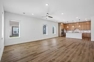 7501 Boyd Hvn Dr, Austin, TX 78744 - Photo 2