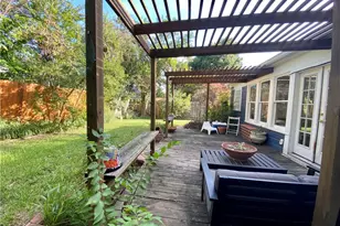 1707 Newfield Ln, Austin, TX 78703 - Photo 28