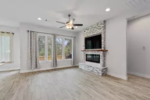 941 Del Raphael Dr, Leander, TX 78641 - Photo 2