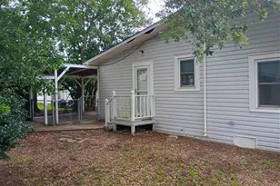 736 W Bell Ave, Rockdale, TX 76567 - Photo 2