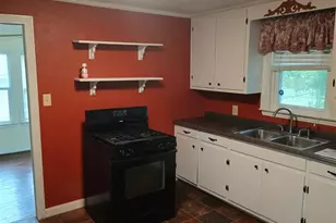 736 W Bell Ave, Rockdale, TX 76567 - Photo 10