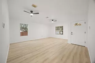 11732 Maybach Dr, Del Valle, TX 78617 - Photo 4