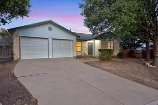 11732 Maybach Dr, Del Valle, TX 78617 - Photo 2
