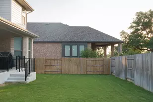 290 Left Frk Dr, Kyle, TX 78640 - Photo 20