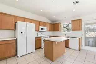 1102 Fossil Cove, Round Rock, TX 78681 - Photo 14