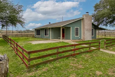103 Robin Lane, Luling, TX 78648 - Photo 2