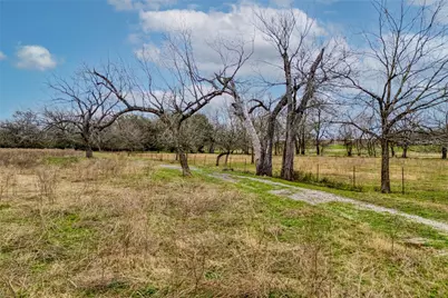 103 Robin Lane, Luling, TX 78648 - Photo 30