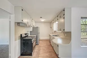 7804 Rutgers Ave, Austin, TX 78757 - Photo 8