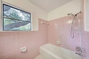 7804 Rutgers Ave, Austin, TX 78757 - Photo 16