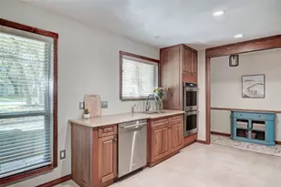 1105 N Riviera Cir, Cedar Park, TX 78613 - Photo 10