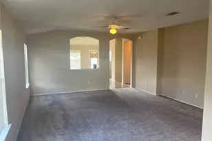 2276 Green Meadows Ln, Buda, TX 78610 - Photo 2