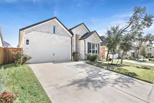 163 Cotton Tree Ter, Dripping Springs, TX 78620 - Photo 2