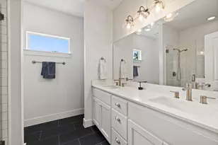 2713 Halcyon Dr, Austin, TX 78702 - Photo 24