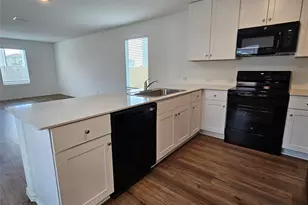 704 Commander Abbott Dr, Jarrell, TX 76537 - Photo 10