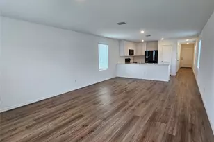 704 Commander Abbott Dr, Jarrell, TX 76537 - Photo 12