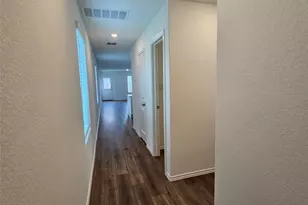 704 Commander Abbott Dr, Jarrell, TX 76537 - Photo 4