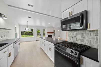8708 Huebinger Pass, Austin, TX 78745 - Photo 14