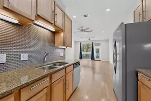 2931 E 12th St, Austin, TX 78702 - Photo 8