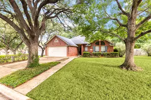 1502 Oak Knoll Ln, Lockhart, TX 78644 - Photo 1