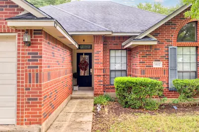 1502 Oak Knoll Lane, Lockhart, TX 78644 - Photo 2