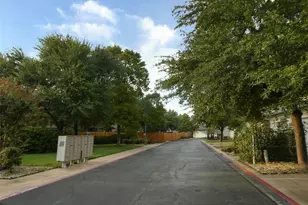 2100 Pipers Field Dr, Austin, TX 78758 - Photo 32