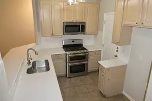 2100 Pipers Field Dr, Austin, TX 78758 - Photo 10
