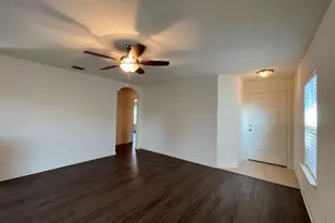 113 Robertson Ln, Jarrell, TX 76537 - Photo 4