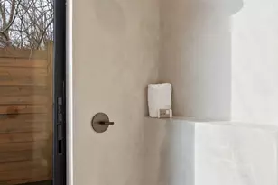 910 W Johanna St, Austin, TX 78704 - Photo 16