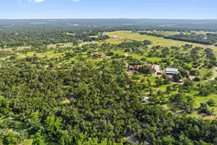 418 Cattle Trail Dr, Dripping Springs, TX 78620 - Photo 2