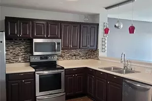 204 Phillips St, Hutto, TX 78634 - Photo 2