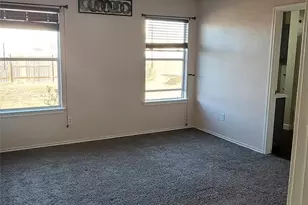 204 Phillips St, Hutto, TX 78634 - Photo 6