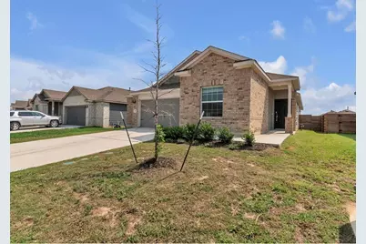 240 Madrid, Kyle, TX 78640 - Photo 2
