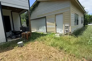 2030 Ash St, San Marcos, TX 78666 - Photo 8