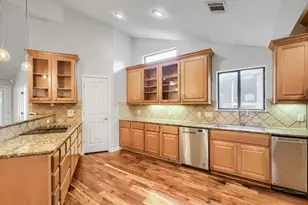 515 Rolling Green Dr, Lakeway, TX 78734 - Photo 14