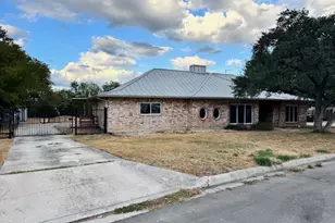 6005 Covers Cove, New Braunfels, TX 78132 - Photo 2