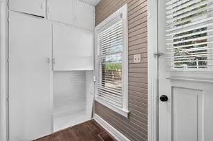 210 E Cedar St, Seguin, TX 78155 - Photo 20