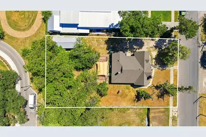 210 E Cedar Street, Seguin, TX 78155 - Photo 30