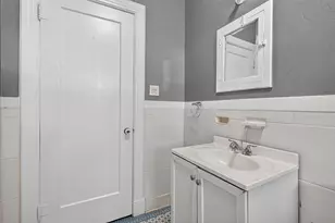 210 E Cedar St, Seguin, TX 78155 - Photo 14