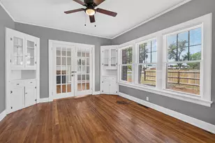 210 E Cedar St, Seguin, TX 78155 - Photo 6